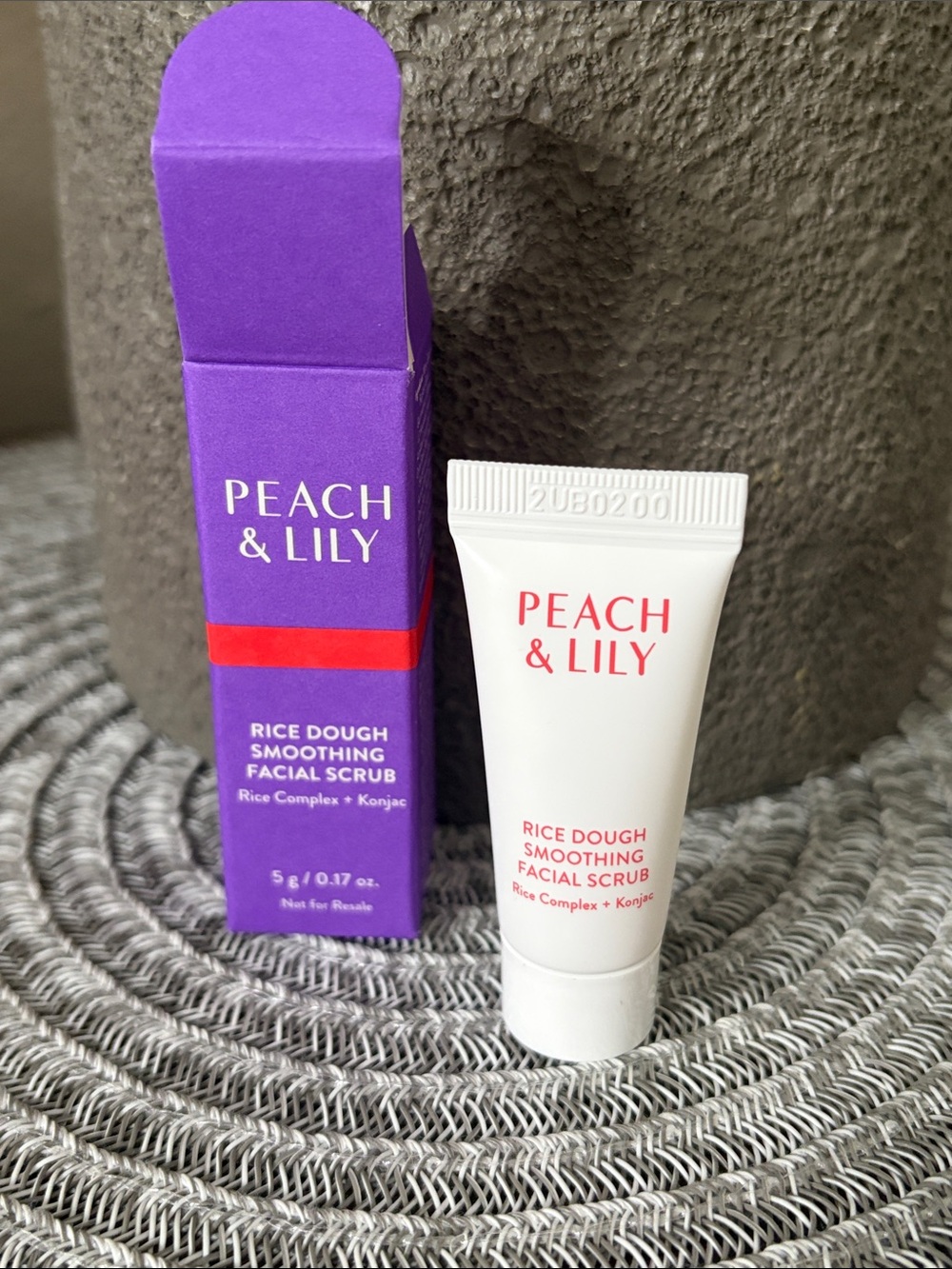 ❤️$5 NWT Peach & Lily Rice Dough Smoothing Facial Scrub .17oz